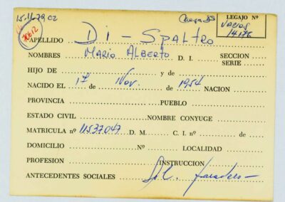 Ficha de Di Spaltro Mario Alberto que remite al legajo Mesa Ds 14176. CPM-Fondo DIPPBA- Div. Cen. AyF, fichero onomástico. Año 1979.