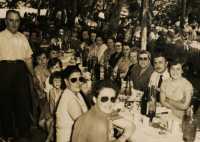 Festejos del triunfo de la Revolución Libertadora. 1955. Escuela Granja. Verónica 1955.